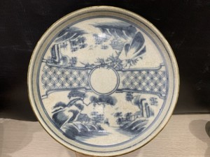 Khay tròn men rạn bọc đồng cảnh sơn thuỷ, đường kính 20,5cm