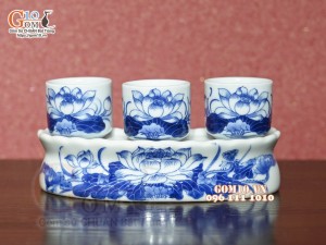 Kỷ cong 3 chén men lam cổ vẽ Sen Cát Tường