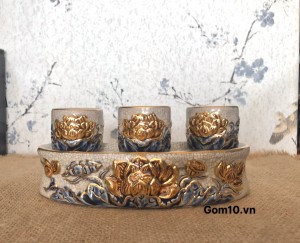 Kỷ cong 3 chén men rạn đắp nổi Sen Cát Tường, vẽ vàng 24k