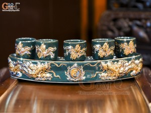 Kỷ cong 5 chén men màu đắp nổi Rồng Như Ý nền xanh lục bảo, vẽ vàng 24k