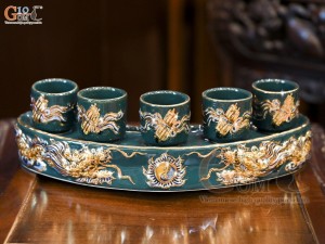 Kỷ cong 5 chén men màu đắp nổi Rồng Như Ý nền xanh lục bảo, vẽ vàng 24k