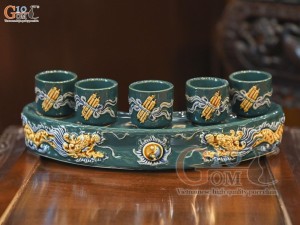 Kỷ cong 5 chén men màu đắp nổi Rồng Như Ý nền xanh lục bảo