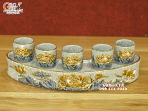 Kỷ cong 5 chén men rạn đắp nổi Sen Cát Tường, vẽ vàng 24k
