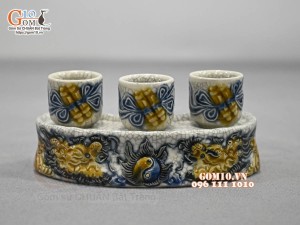 Kỷ cong 3 chén men rạn Long Trấn đắp nổi Rồng