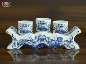 Kỷ ngai 3 chén men lam vẽ Sen Đại Cát