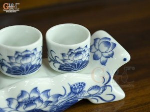 Kỷ ngai 3 chén men lam vẽ Sen Đại Cát