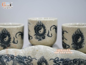 Kỷ ngai 3 chén men rạn hoạ tiết rồng