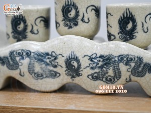 Kỷ ngai 3 chén men rạn hoạ tiết rồng