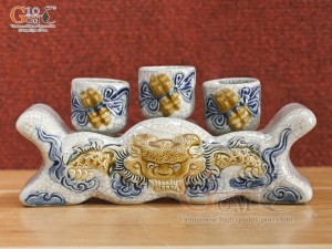 Kỷ ngai 3 chén men rạn Long Trấn đắp nổi Rồng