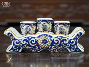 Kỷ ngai 3 chén men trắng họa tiết Tứ Cảnh Tài Lộc vẽ vàng 24k