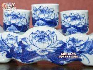 Kỷ ngai 3 chén men lam cổ vẽ Sen Cát Tường