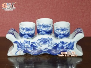 Kỷ ngai 3 chén men lam cổ vẽ Sen Cát Tường