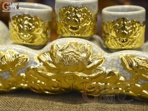 Kỷ ngai 3 men rạn đắp nổi hoa Sen Cát Tường dát vàng 24k