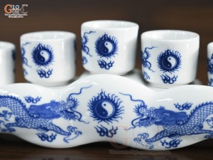 Kỷ ngai 5 chén Long Trấn men lam họa tiết Rồng