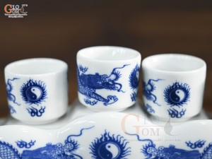 Kỷ ngai 5 chén Long Trấn men lam họa tiết Rồng