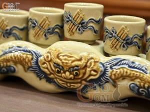 Kỷ ngai 5 chén men hoàng tộc đắp nổi Rồng Như Ý