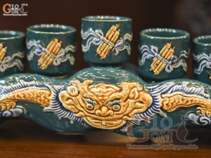 Kỷ ngai 5 chén men màu đắp nổi Rồng Như Ý nền xanh lục bảo