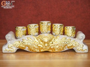 Kỷ ngai 5 chén men rạn đắp nổi Rồng dát vàng 24k