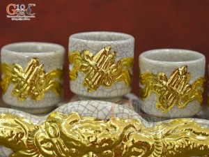 Kỷ ngai 5 chén men rạn đắp nổi Rồng Như Ý dát vàng 24k