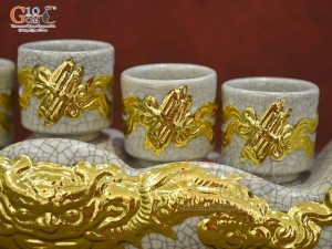 Kỷ ngai 5 chén men rạn đắp nổi Rồng Như Ý dát vàng 24k