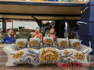 Kỷ ngai 5 chén men rạn đắp nổi Sen Cát Tường, vẽ vàng 24k