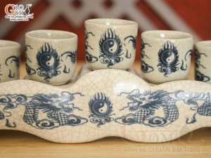 Kỷ ngai 5 chén men rạn hoạ tiết rồng