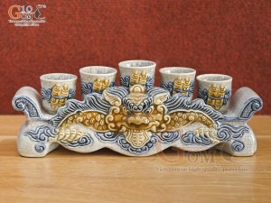 Kỷ ngai 5 chén men rạn Long Trấn đắp nổi Rồng (kỷ đại)