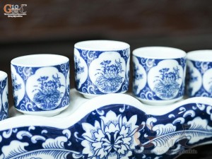 Kỷ ngai 5 chén men trắng họa tiết Tứ Cảnh Tài Lộc