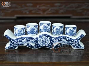 Kỷ ngai 5 chén men trắng họa tiết Tứ Cảnh Tài Lộc