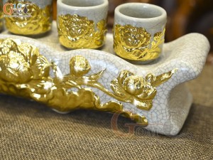 Kỷ ngai 5 men rạn đắp nổi hoa Sen Cát Tường dát vàng 24k