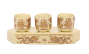 Kỷ thẳng 3 chén họa tiết Rồng vàng kim