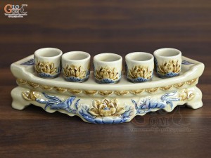 Kỷ thờ 5 chén men hoàng tộc đắp nổi Sen Phú Quý