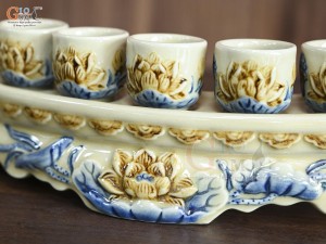 Kỷ thờ 5 chén men hoàng tộc đắp nổi Sen Phú Quý