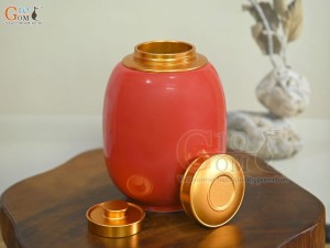 Lọ chè dáng béo họa tiết hoa Sen vàng kim, nền đỏ, 300g