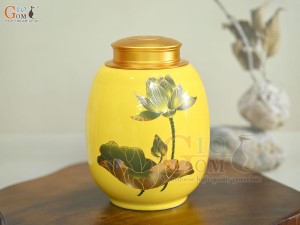 Lọ chè dáng béo họa tiết hoa Sen vàng kim, nền vàng, 300g Lọ chè dáng béo họa tiết hoa Sen vàng kim, nền vàng, 300g