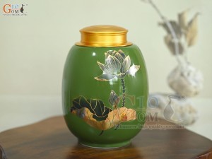 Lọ chè dáng béo họa tiết hoa Sen vàng kim, nền xanh lá, 300g Lọ chè dáng béo họa tiết hoa Sen vàng kim, nền xanh lá, 300g