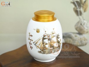Lọ chè dáng béo họa tiết Thuận Buồm Xuôi Gió vàng kim, nền trắng, 300g