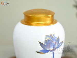 Lọ chè dáng chân thon họa tiết hoa Sen vàng kim, nền trắng, 270g
