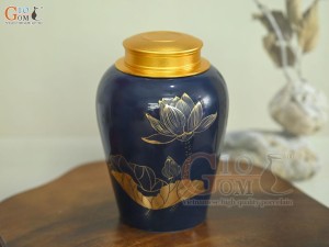 Lọ chè dáng chân thon họa tiết hoa Sen vàng kim, nền xanh dương, 270g