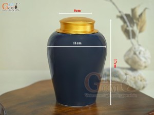 Lọ chè dáng chân thon họa tiết hoa Sen vàng kim, nền xanh dương, 270g