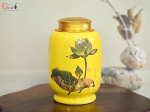 Lọ chè dáng đứng họa tiết hoa Sen vàng kim, nền vàng, 300g Lọ chè dáng đứng họa tiết hoa Sen vàng kim, nền vàng, 300g