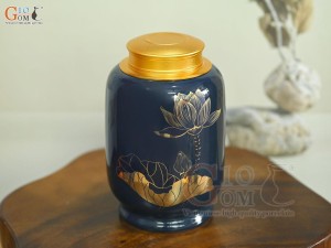 Lọ chè dáng đứng họa tiết hoa Sen vàng kim, nền xanh dương, 300g