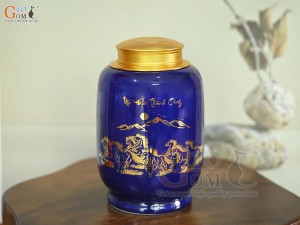 Lọ chè dáng đứng họa tiết Mã Đáo Thành Công vàng kim, nền xanh coban, 300g