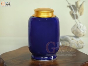 Lọ chè dáng đứng họa tiết Mã Đáo Thành Công vàng kim, nền xanh coban, 300g