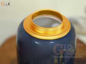 Lọ chè dáng đứng họa tiết Thuận Buồm Xuôi Gió vàng kim, nền xanh dương, 300g