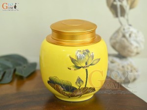 Lọ chè dáng thấp họa tiết hoa Sen vàng kim, nền vàng, 150g