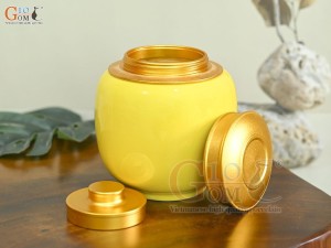 Lọ chè dáng thấp họa tiết hoa Sen vàng kim, nền vàng, 150g