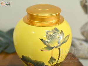 Lọ chè dáng tròn họa tiết hoa Sen vàng kim, nền vàng, 250g