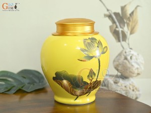 Lọ chè dáng tròn họa tiết hoa Sen vàng kim, nền vàng, 250g Lọ chè dáng tròn họa tiết hoa Sen vàng kim, nền vàng, 250g