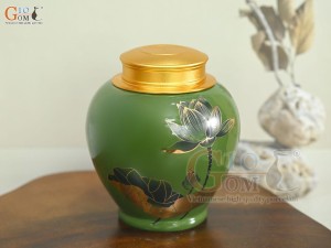 Lọ chè dáng tròn họa tiết hoa Sen vàng kim, nền xanh lá, 250g